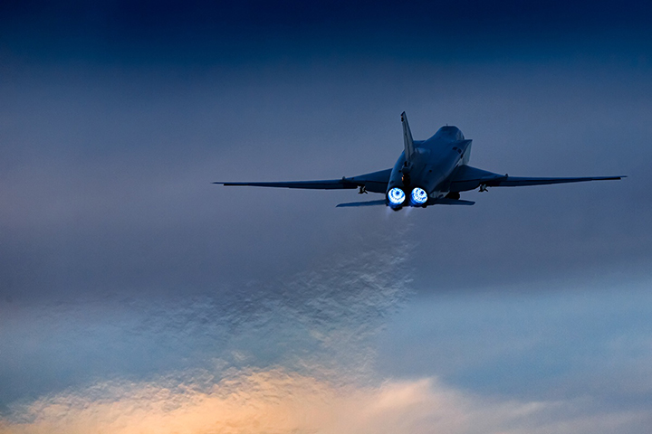 Летчик-испытатель объяснил, почему могли погибнуть пилоты Ту-22М3 в Калужской области