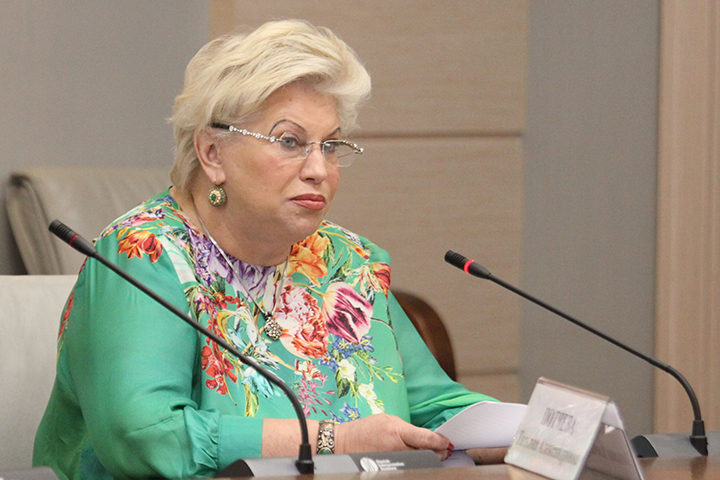 Омбудсмен Москвы предложила разрешить женщинам работать в пятницу удаленно