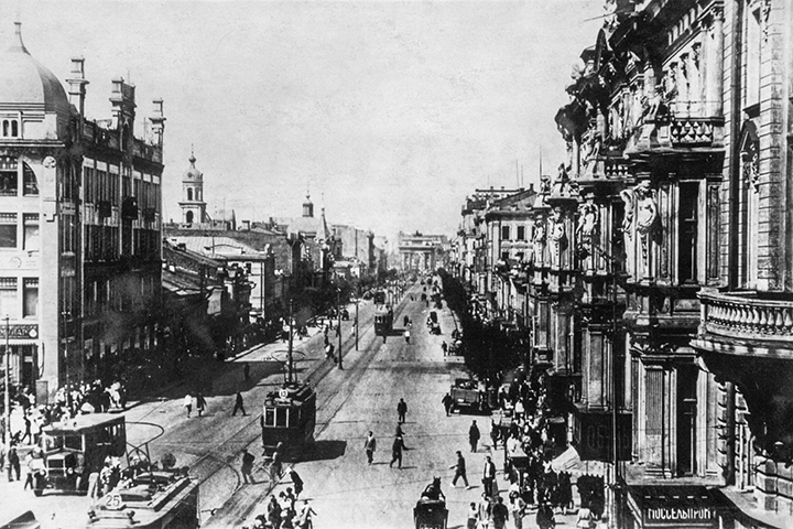 Библиотека имени Гайдара пригласила на прогулку по Тверской улице