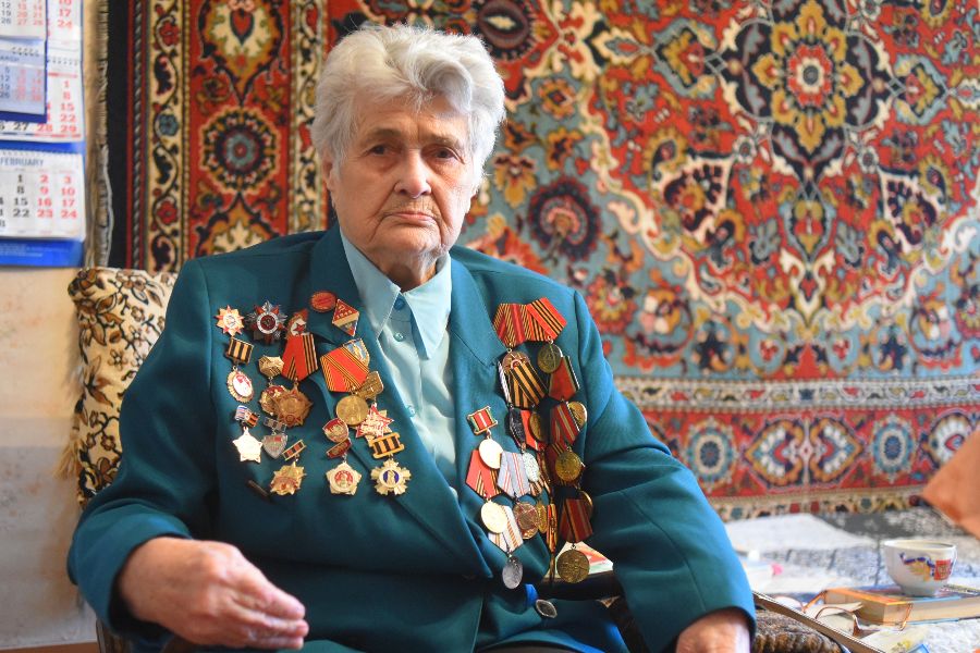 Евдокия Юрина под взрывы бомб доставляла провизию и патроны солдатам