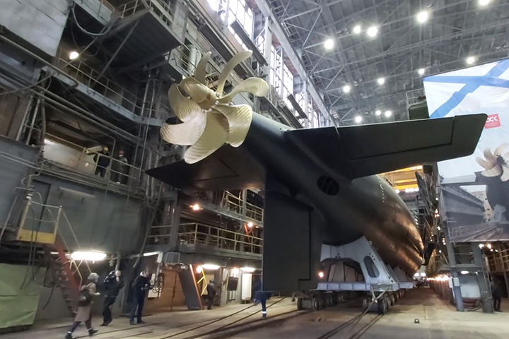 Торжественный спуск подлодки «Магадан» на воду состоялся в Петербурге