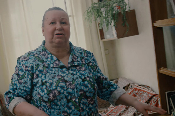 Видео с бабушкой про чат-бот собрало более 1,6 миллиона просмотров