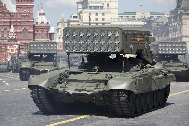 Гранитное мощение в центре Москвы защитили на маршруте военной техники перед парадом