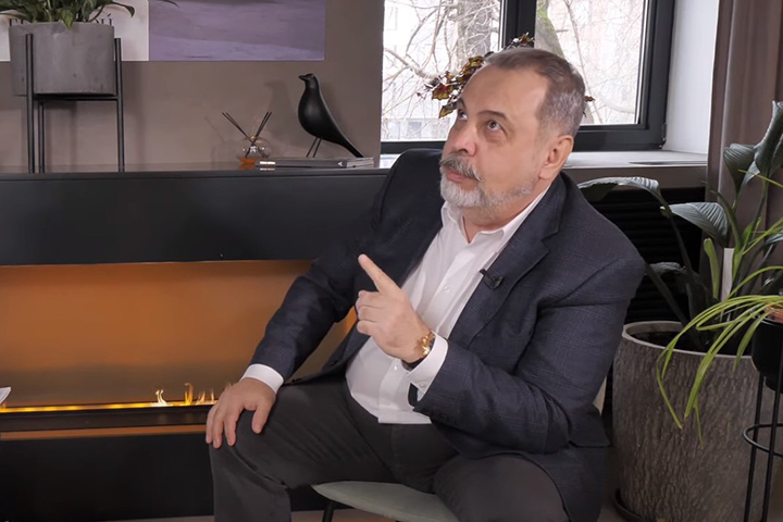 Диетолог Ковальков объяснил, кому грозит рак кишечника из-за употребления хлеба