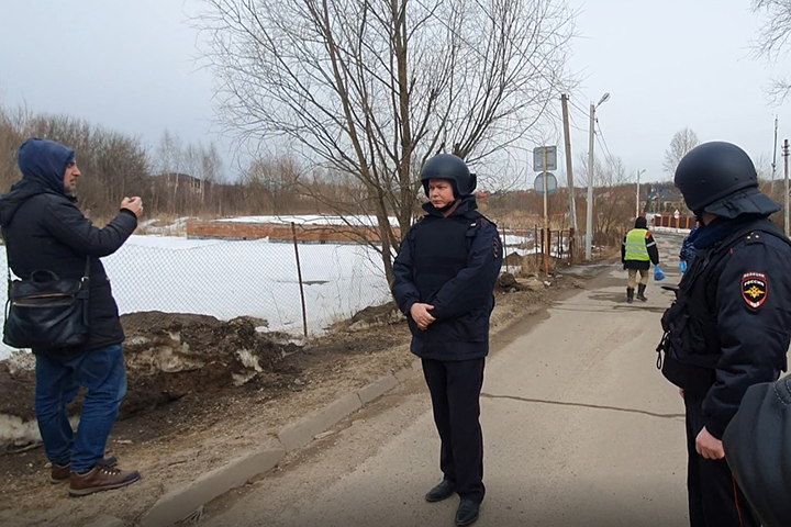 Спецназовца ранили в ногу во время штурма дома стрелка из Мытищ