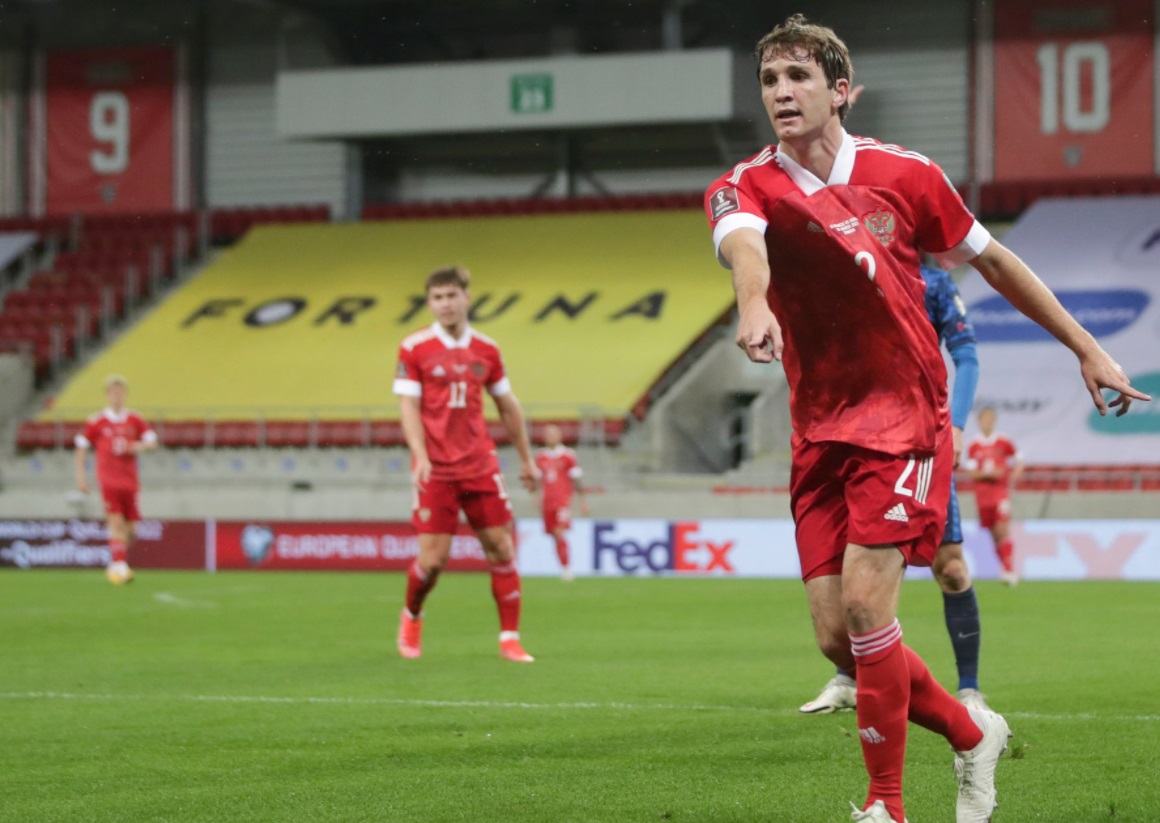 Сборная России по футболу проиграла Словакии в отборочном турнире на ЧМ-2022