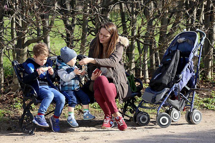 Минтруд до конца года изменит правила назначения детских пособий