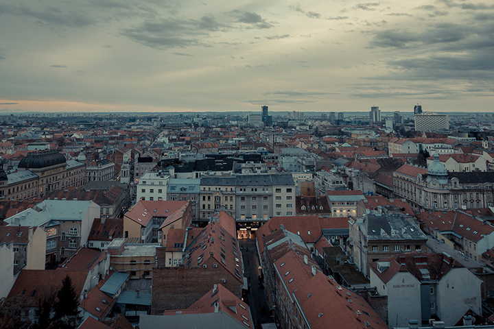 В Загребе с неба упал неизвестный объект, после чего раздался звук взрыва