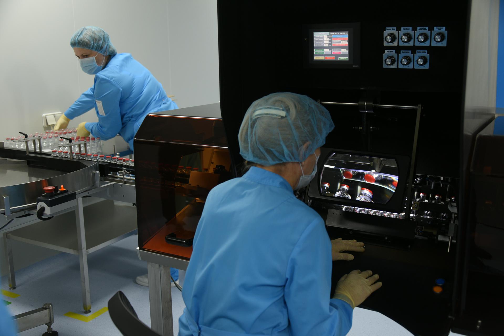 Глава ВОЗ допустил снижение эффективности вакцин от COVID-19 при новых штаммах