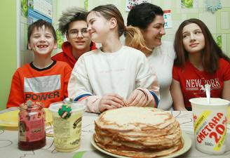 Названа цена за стопку блинов для семьи москвичей