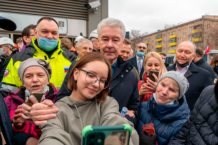 Сергей Собянин открыл станции БКЛ метро «Народное Ополчение» и «Мневники»