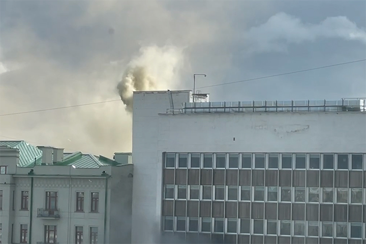 Стали известны детали пожара в бизнес-центре на Зубовском бульваре