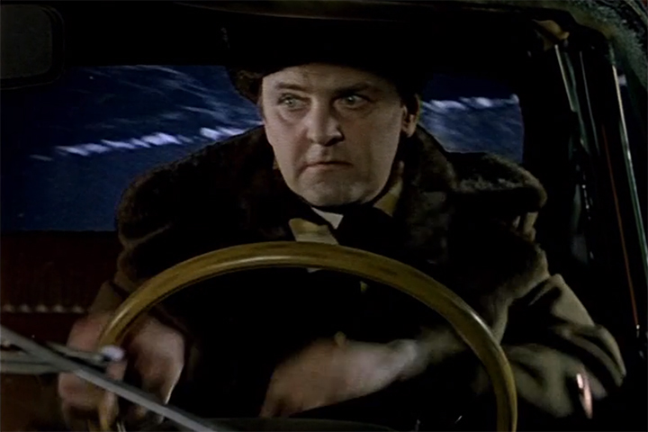 Герой без ремня: нужно ли предупреждать зрителей о сценах небезопасного вождения