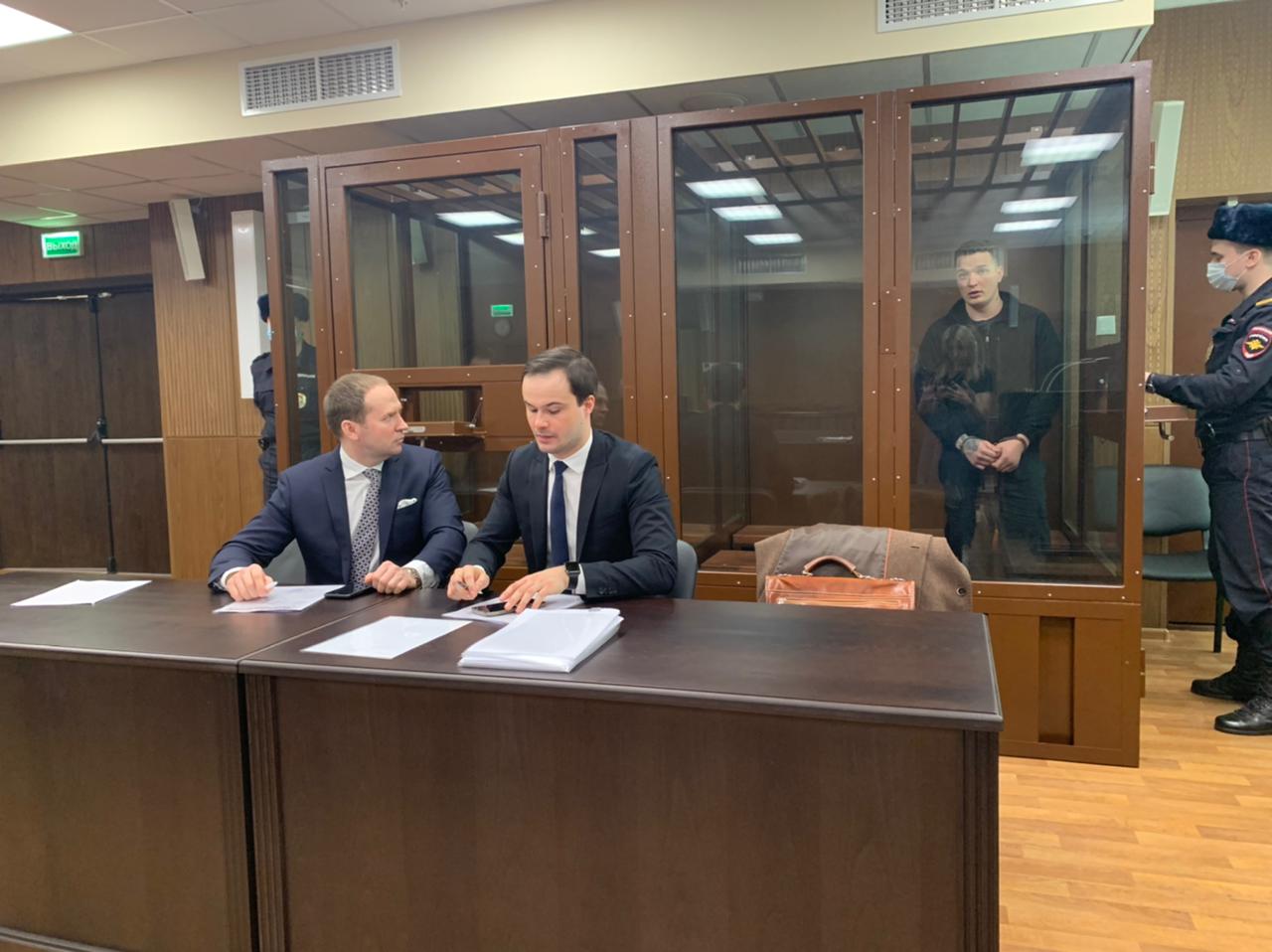 Следствие просит запретить Эдварду Билу выходить из дома после ДТП в центре Москвы