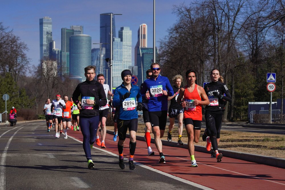 Около пяти тысяч человек приняли участие в забеге «Апрель» в Москве