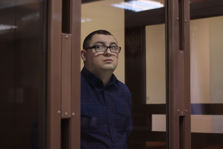 Расстрелявшего коллег экс-полицейского Алексея Смирнова приговорили к 19 годам колонии