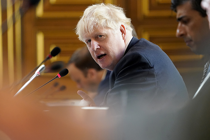 «Полный бред»: Джонсон опроверг свою вину в срыве переговоров России и Украины