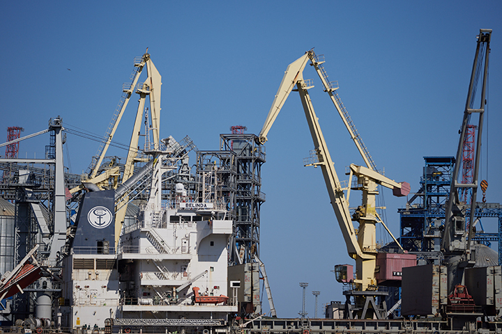 Опубликовано видео освобожденного от ВСУ порта в Мариуполе