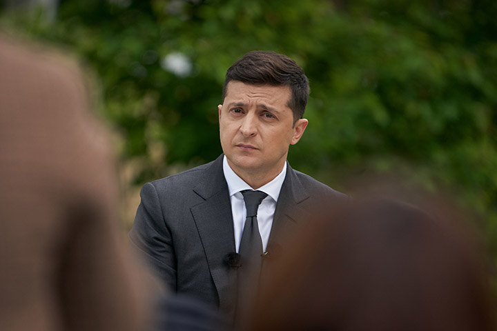 Зеленский заявил о способности Макрона реанимировать «нормандский формат»