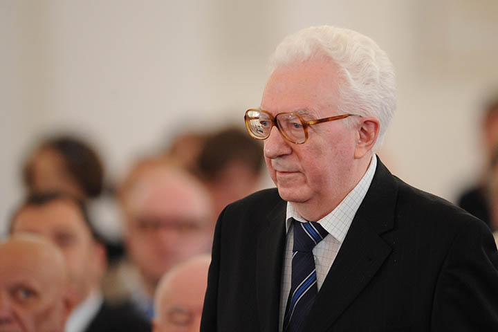 Тело вирусолога Иосифа Атабекова нашли в квартире на Ломоносовском проспекте