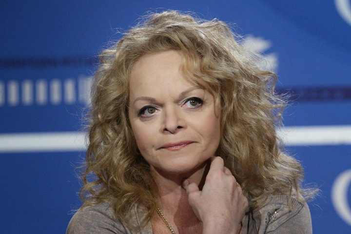 СМИ: Лариса Долина заболела коронавирусом и ушла на карантин