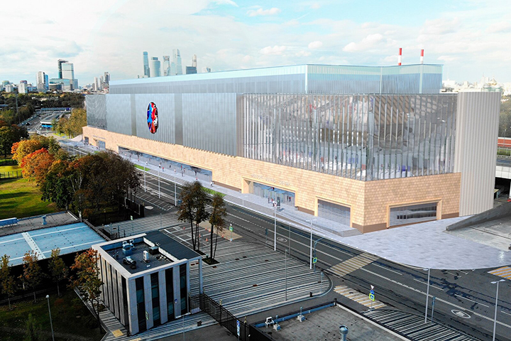 Начался монтаж витражного фасада Дворца единоборств в «Лужниках»