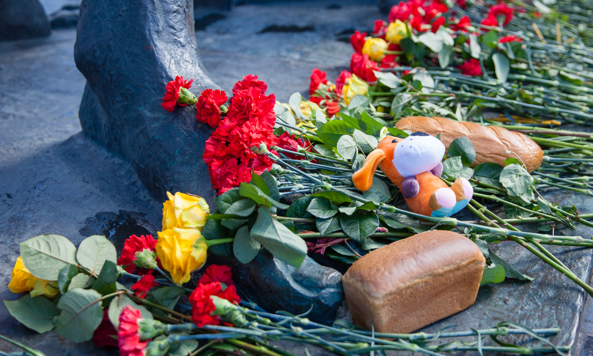 Посвящен апрелю. Памяти жертв концлагерей. Памяти узников концлагерей. 11 Апреля день памяти жертв.
