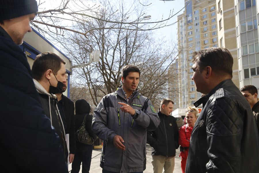 Дворовую спортивную площадку в Лосиноостровском районе оснастят дополнительным оборудованием