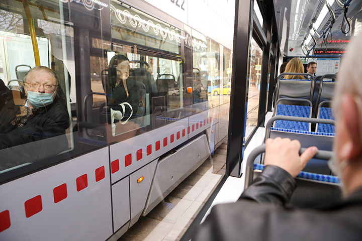 Часть рейсов туристического трамвая отменят из-за репетиции парада в Петербурге