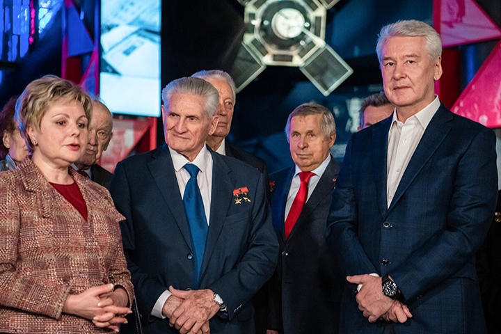 Сергей Собянин открыл выставку «Первый» в Музее космонавтики