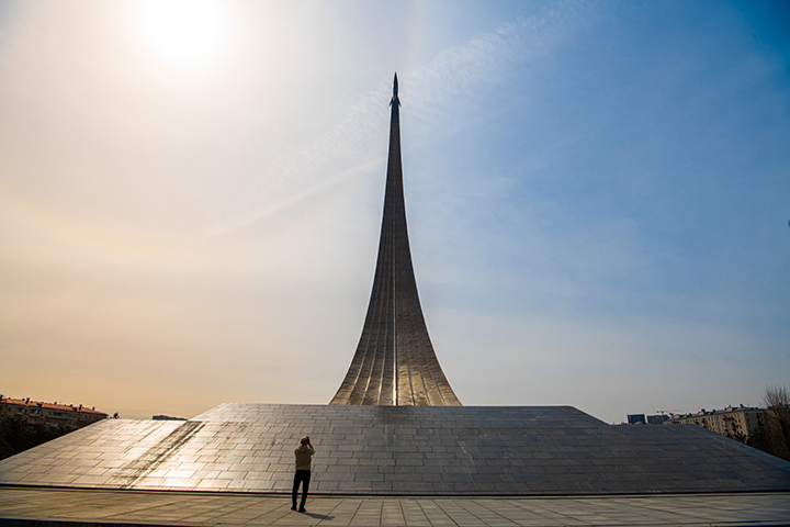 Москвичам рассказали об истории создания памятника «Покорителям космоса»