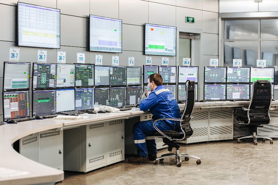 Сведения о выбросах в режиме реального времени передаются на серверы городских электростанций, в центр экологического мониторинга компании и в «Мосэкомониторинг»