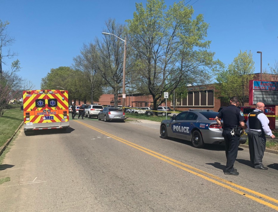 Полицейские уже задержали стрелявшего