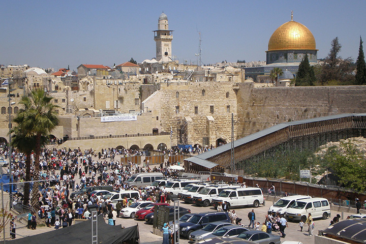 Свыше 200 человек попали в больницу после обрушения трибуны в Израиле