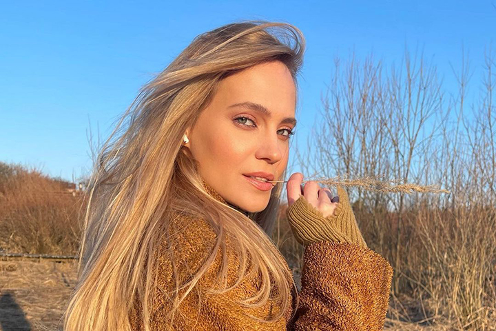 В Госдуме возмутились призывом Глюкозы сделать в школах курилки для учеников