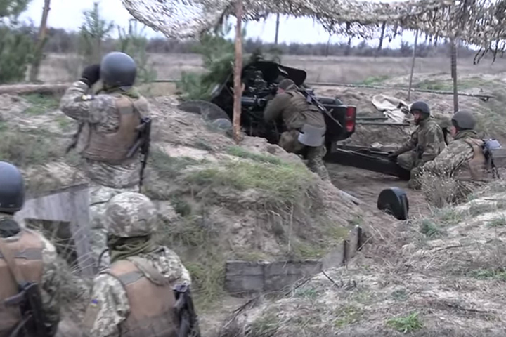 Украина начала крупные учения рядом с границей Крыма