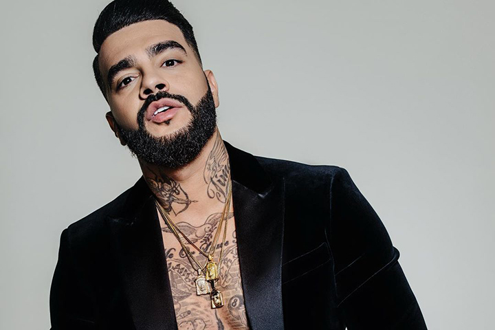 Два этажа сумок и картин: Тимати показал роскошную квартиру