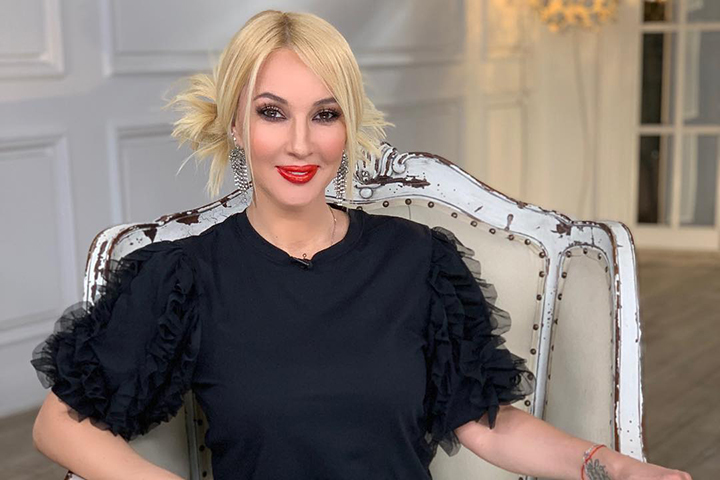 «Какие хорошенькие!»: Кудрявцева сфотографировалась с дочерью в аэропорту