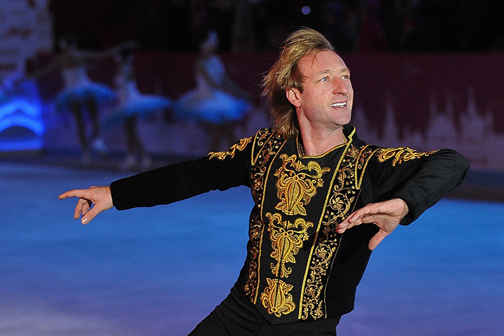 «Самые лучшие»: Евгений Плющенко опубликовал стильное семейное фото