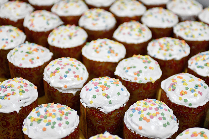 Диетолог Стародубова назвала размер безопасной порции кулича