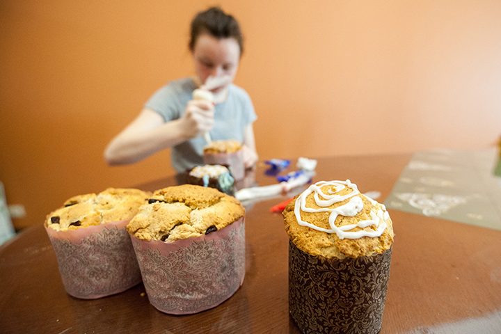 Роспотребнадзор дал рекомендации по выбору творога, яиц и куличей к Пасхе