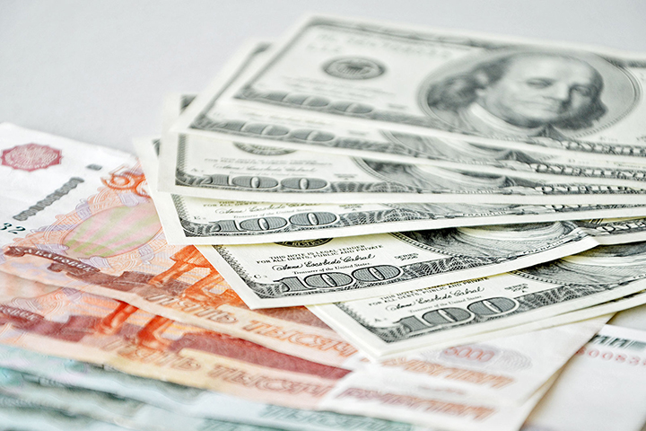 Сотрудница валютного обменника украла у клиента 40 миллионов рублей 