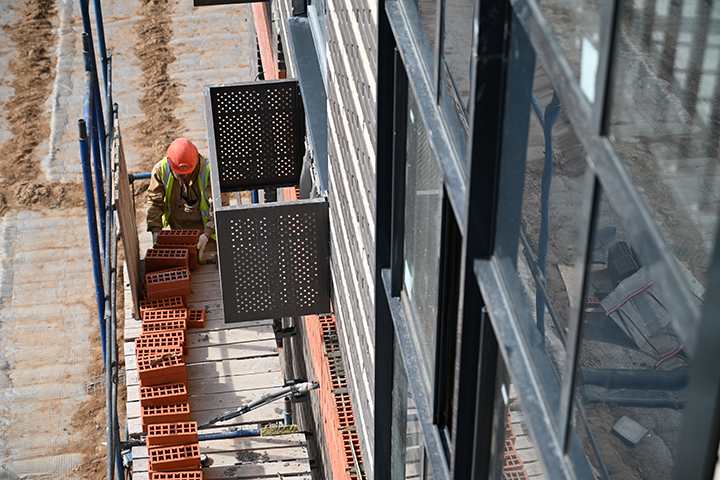 Завершено строительство двух корпусов проблемного ЖК в Новой Москве