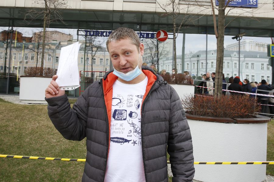 Москвич Дмитрий Демидов собирался лететь в Египет с пересадкой в Турции. Он поменял свои билеты на другую дату без дополнительной платы