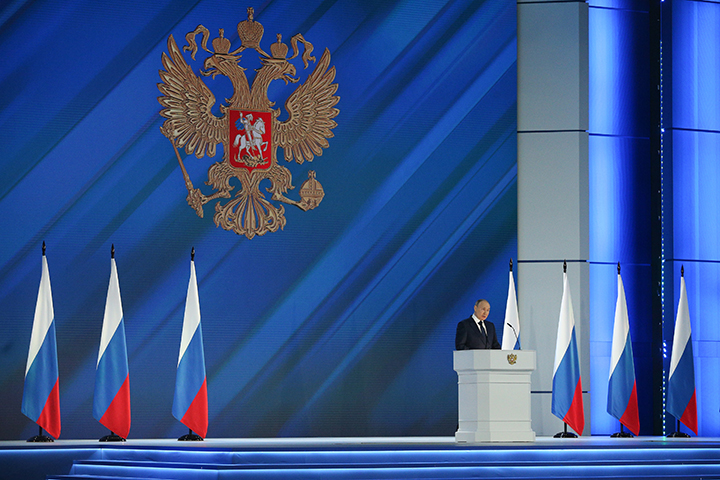 Путин поручил расширить программы диспансеризации и профосмотров в России