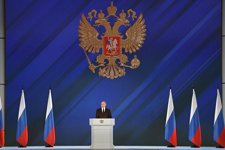 Коронавирус не побежден. О чем просил Путин россиян в послании ФС