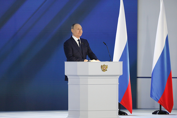 Путин заявил о недопустимости платного подключения домов к газу в России