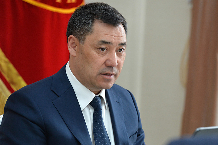 Жапаров извинился за племянницу, которая похвасталась помолвкой с вертолетом