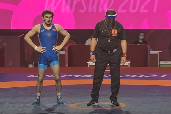 Россиянин Магомедов завоевал золото на чемпионате Европы по вольной борьбе