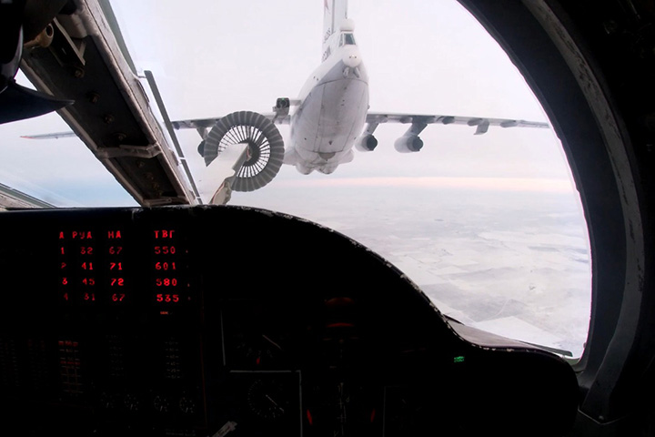 Самолет-заправщик штатно сел в подмосковном Жуковском